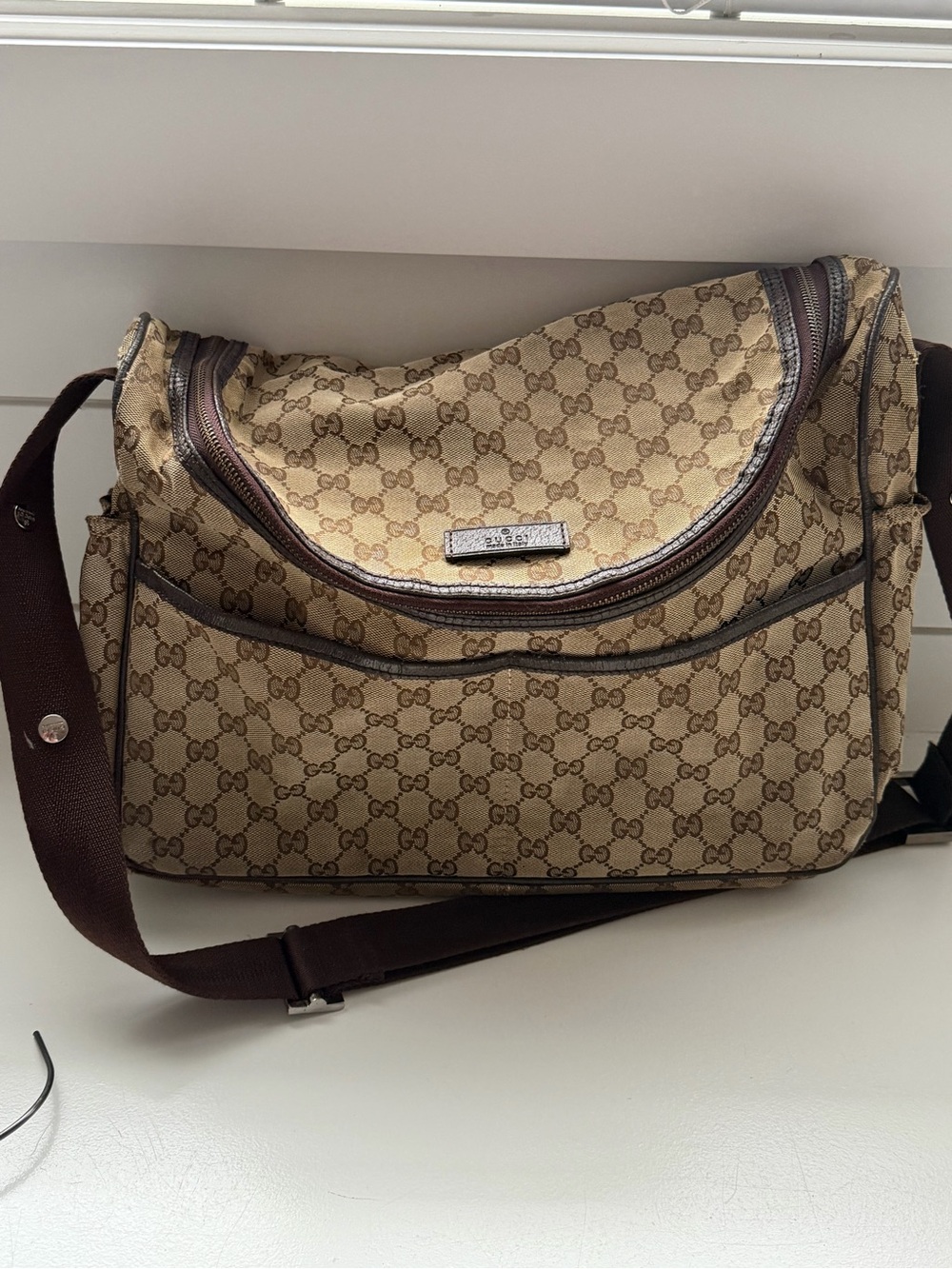 Gucci Beige GG Canvas Crossbody Messenger Bag with Brown Strap - Picture 3 of 8